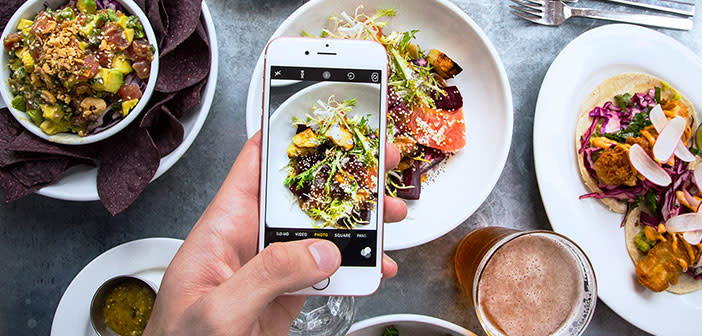 Cada vez cuenta más la presentación de los platos, también casa. Comer en boles es la nueva tendencia saludable: no es que comas menos es que comes mejor. (Foto: Getty / Tasting Table)