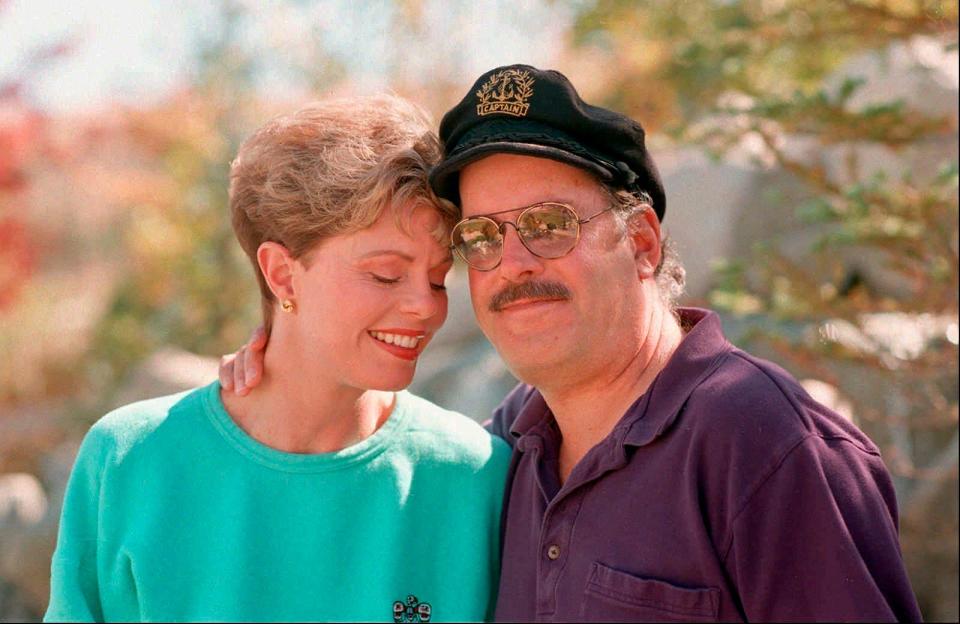 Daryl Dragon died of renal failure early Wednesday at a hospice in Prescott, according to Ariz. Spokesman Harlan Boll. He was 76. His former wife and musical partner, Toni Tennille, was by his side. (This  file photo is from Oct. 25, 1995)