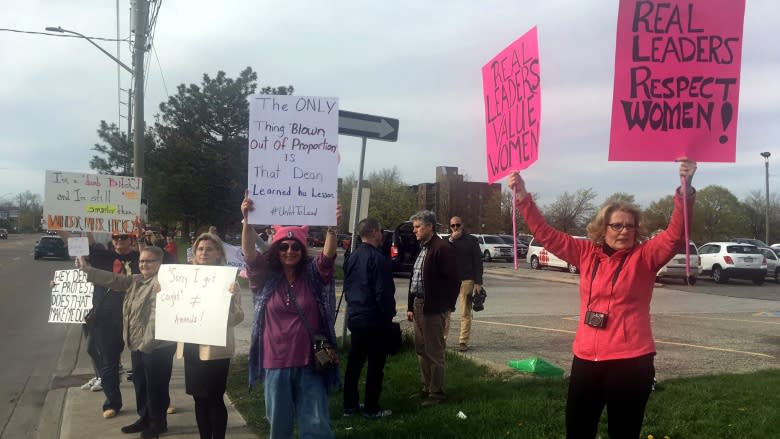 Protesters rally against Windsor minor hockey leader's reinstatement