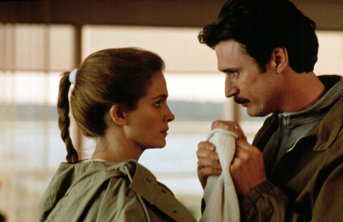 Sleeping with the Enemy': Patrick Bergin talks menacing Julia Roberts in  the hit '90s thriller