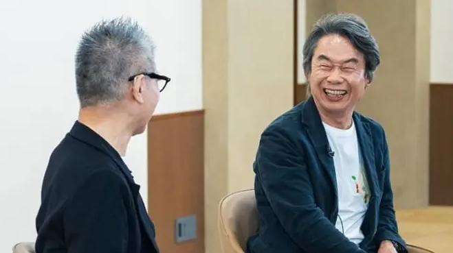 Miyamoto e Itoi en una plática reciente