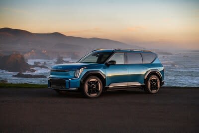 Kia EV9 SUV Named “2024 Electric Vehicle of Texas” by the Texas Auto Writers Association