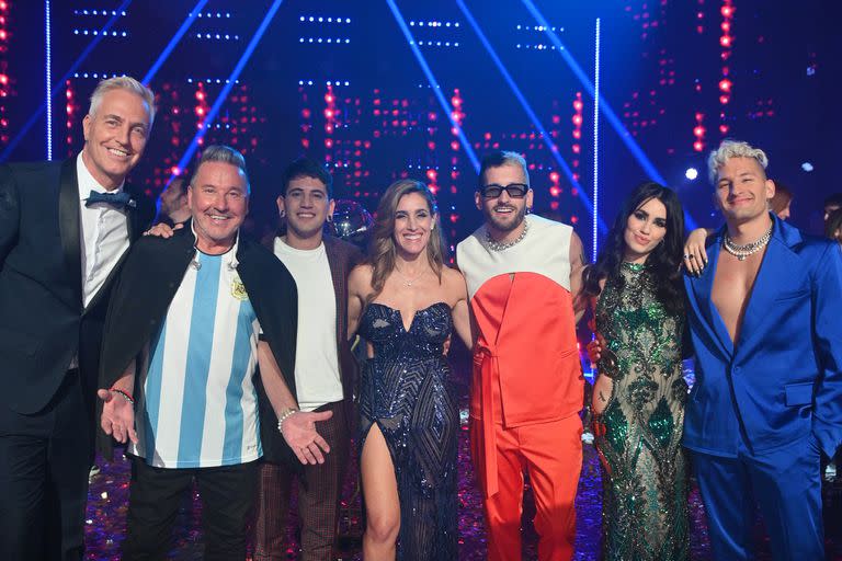 Yhosva Montoya, el último ganador de La Voz Argentina junto a Marley y el jurado del programa