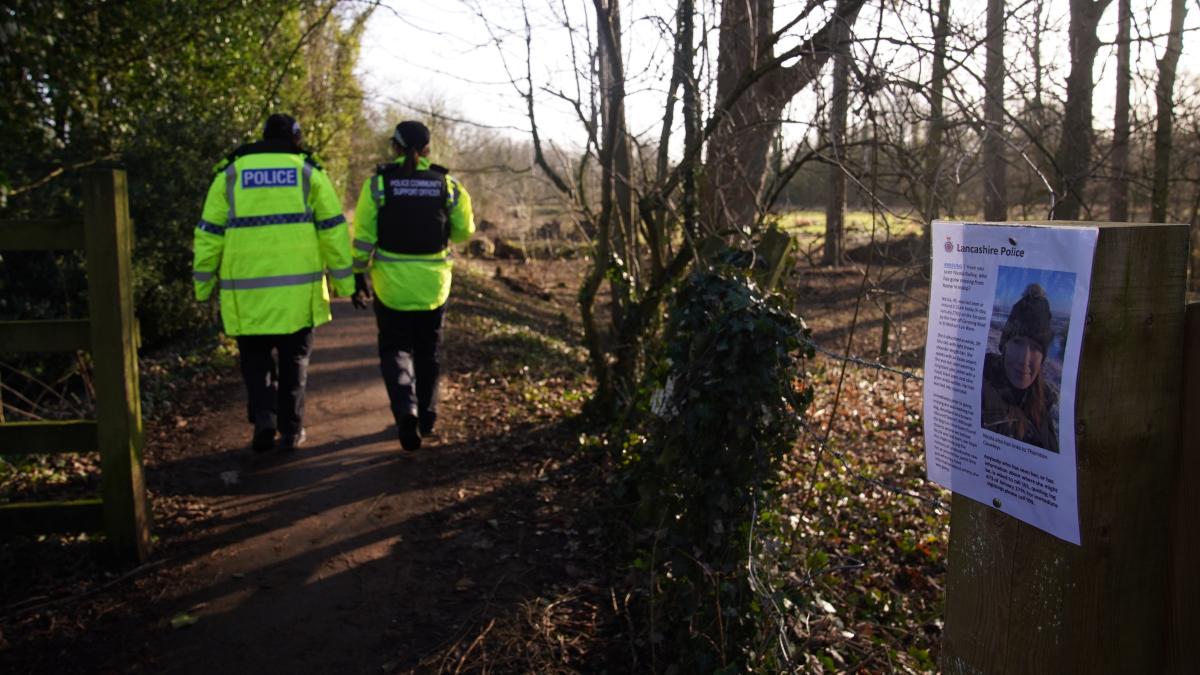 La police a le pouvoir de démanteler les groupes causant des nuisances dans le village de Nicola Bulley