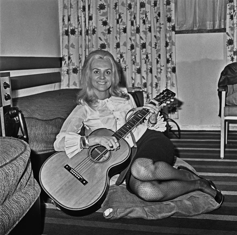 Singer-songwriter Jackie DeShannon poses during a visit to the United Kingdom in 1964.