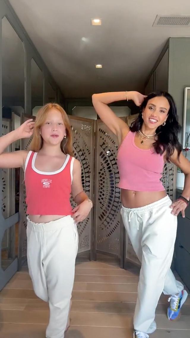 Alba Jessica Marie Porn - Jessica Alba and Daughter Haven, 11, Are Twinning in Summer TikTok Dance  Video: Watch