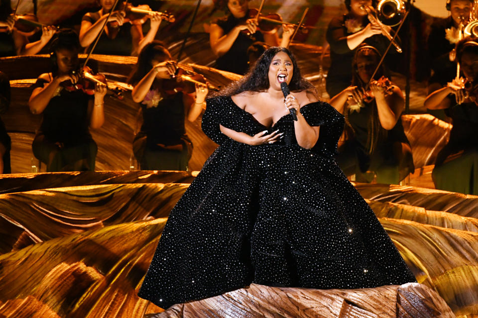 LOS ANGELES, CALIFORNIA - JANUARY 26: Lizzo performs onstage during the 62nd Annual GRAMMY Awards at STAPLES Center on January 26, 2020 in Los Angeles, California. (Photo by Kevin Winter/Getty Images for The Recording Academy )