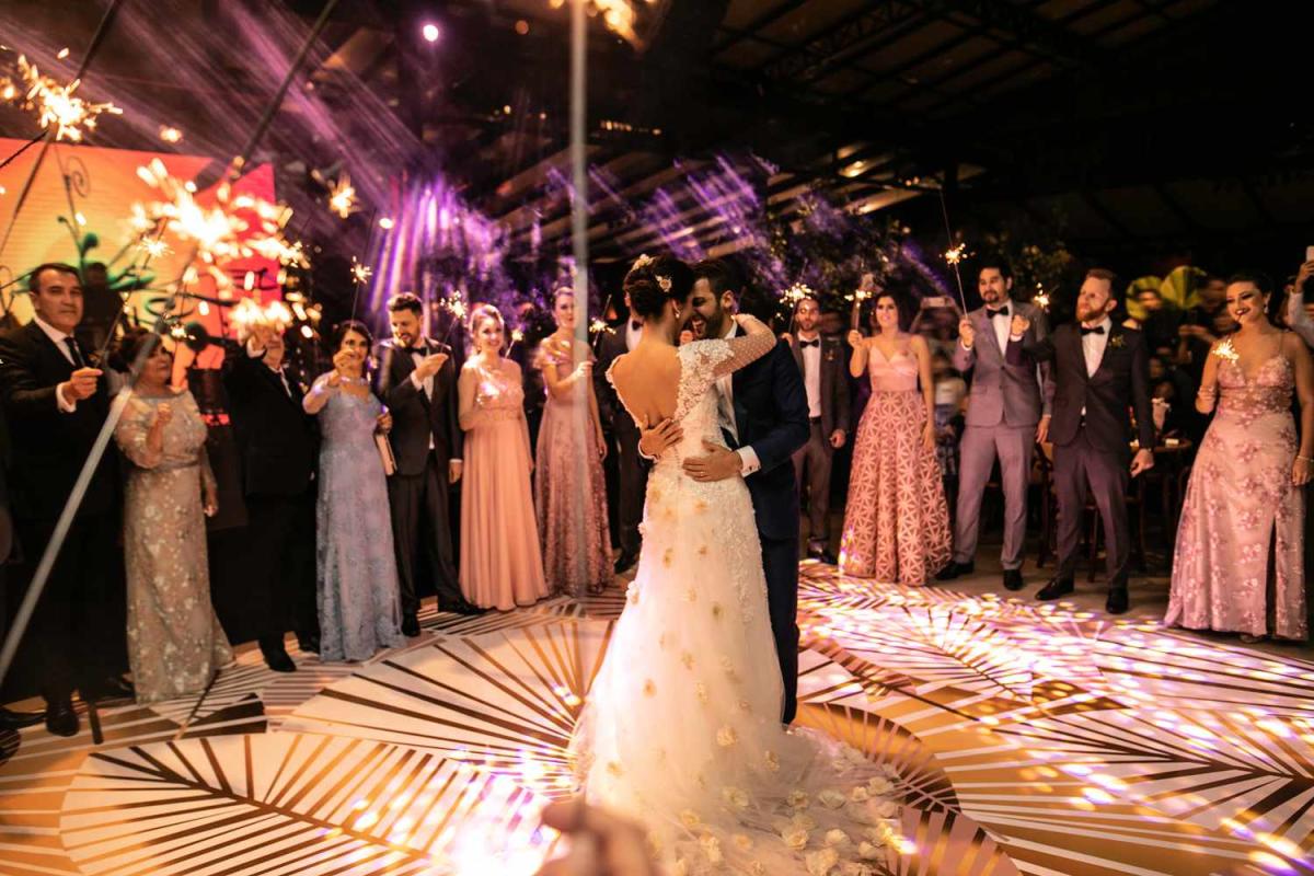 Average Cost of a Wedding to Top $30K in 2024: Here's 6 Money-Saving Tips  to Help Cut Down on the High Price - Yahoo Sports
