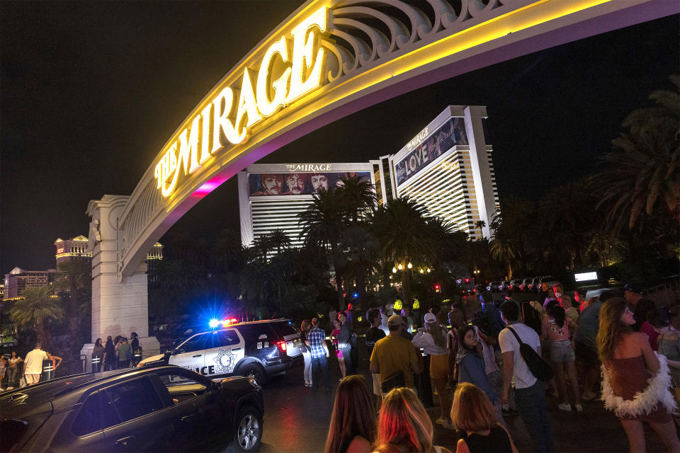 Metropolitan police are stationed outside The Mirage in response to a fatal shooting in the hotel-casino on Thursday, Aug. 4, 2022, in Las Vegas. (Ellen Schmidt/Las Vegas Review-Journal via AP)