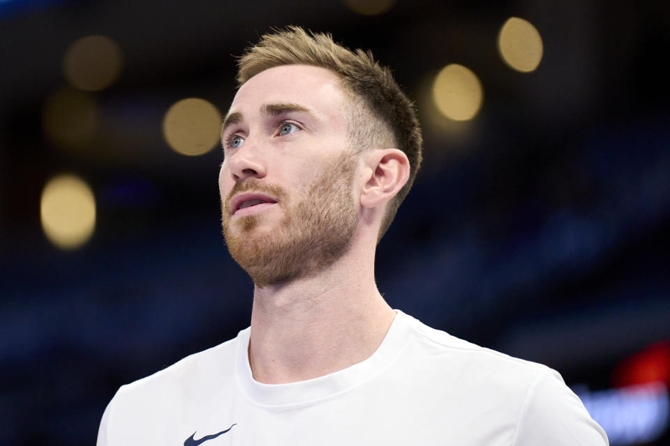 OKLAHOMA CITY, OKLAHOMA - APRIL 21: Gordon Hayward #33 of the Oklahoma City Thunder warms up before tipoff against the New Orleans Pelicans in game one of the Western Conference First Round Playoffs at the Paycom Center on April 21, 2024 in Oklahoma City, Oklahoma. NOTE TO USER: User expressly acknowledges and agrees that, by downloading and or using this photograph, User is consenting to the terms and conditions of the Getty Images License Agreement.  (Photo by Cooper Neill/Getty Images)