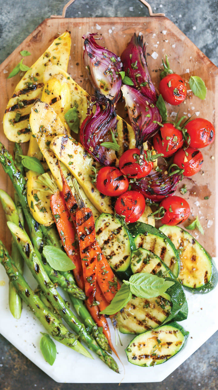 <strong>Get the <a href="http://damndelicious.net/2017/07/05/grilled-vegetable-platter/" target="_blank">Grilled Vegetable Platter recipe</a> from Damn Delicious</strong>