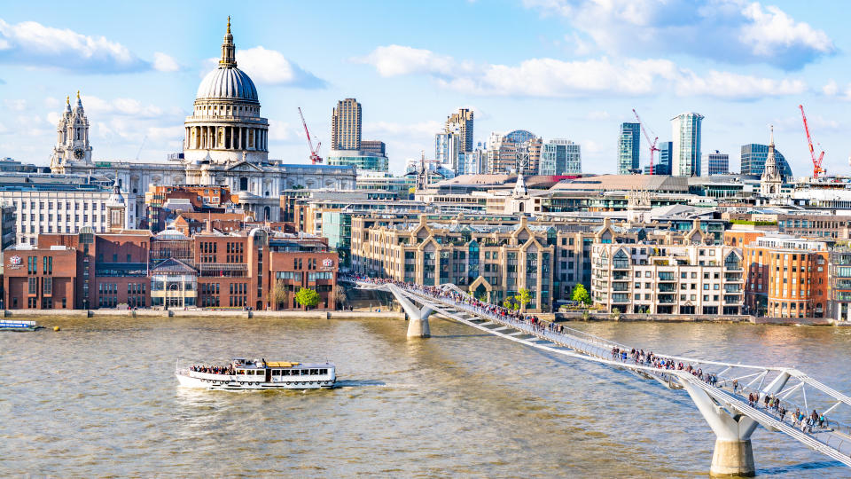 London is a very large city, but it has excellent public transit. (Photo: Haykal via Getty Images)