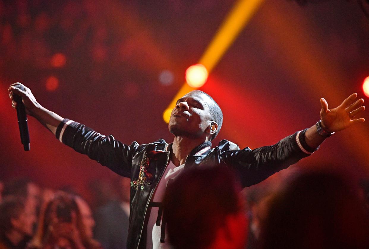 Kirk Franklin (pictured) and Tye Tribbett perform Tuesday night at Andrew J. Brady Music Center.