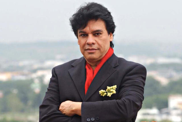 Juárez rinde homenaje a Juan Gabriel con uniforme especial