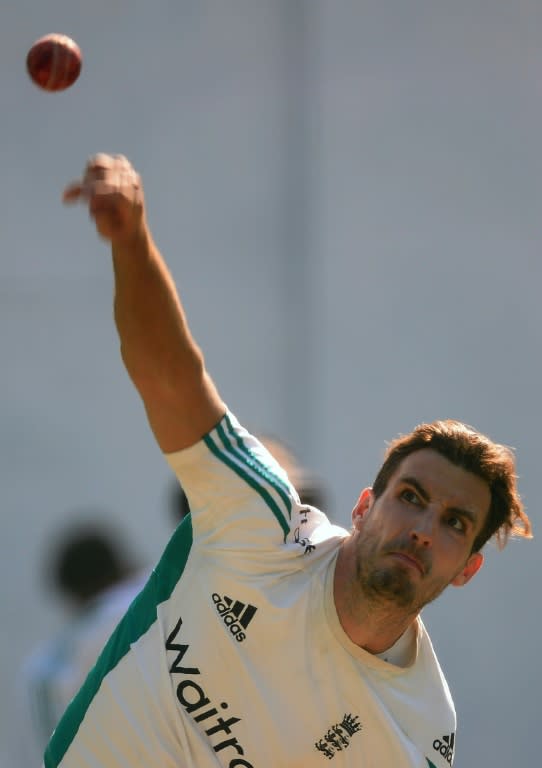 Steven Finn will replace David Willey in the England cricket team