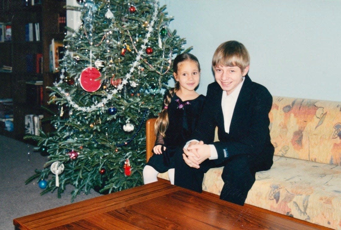 A photo of young Dasha Gorin and her older half-brother, Max Fridman.