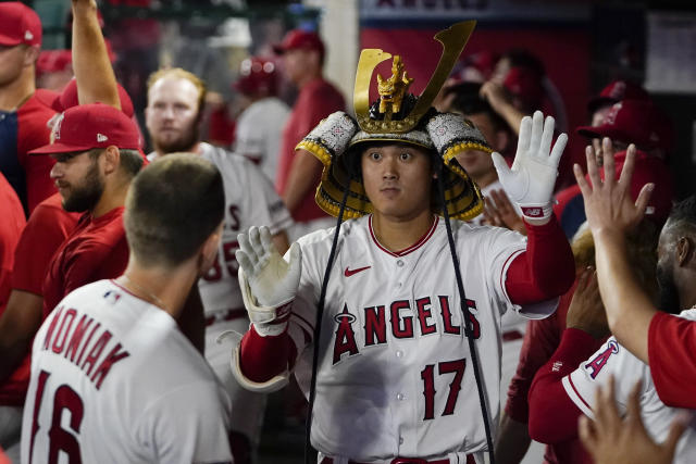 Shohei Ohtani hits 40th homer after leaving mound early with