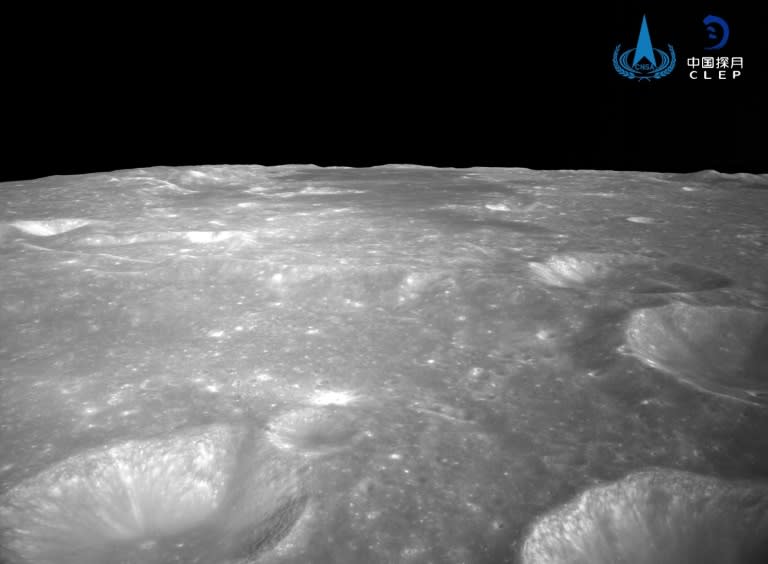 Una imagen de cráteres en la superficie de la Luna tomada por la sonda china Chang’e-6 el 4 de junio de 2024 y divulgada por la China National Space Administration (CNSA) (.)