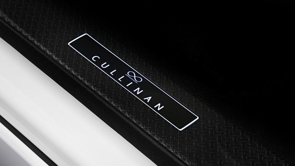 2025 rolls royce cullinan black badge