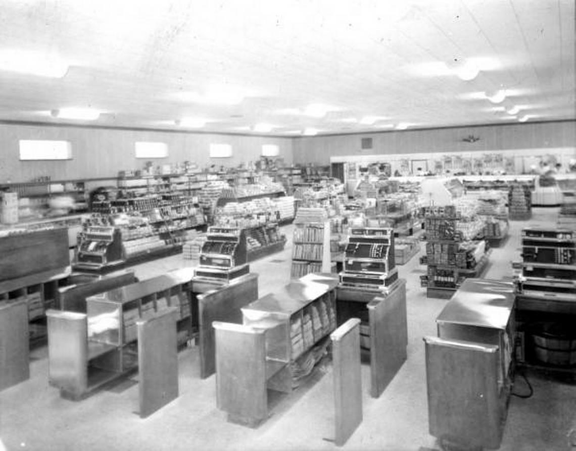 The checkout lanes at the WInter Haven Publix. State Archives of Florida, Florida Memory.