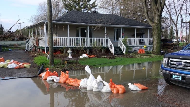 Flooding prompts evacuations, road closures in Gatineau