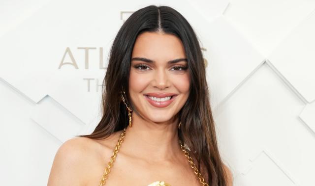 Kendall Jenner wraps up her Christmas shopping by splashing out on