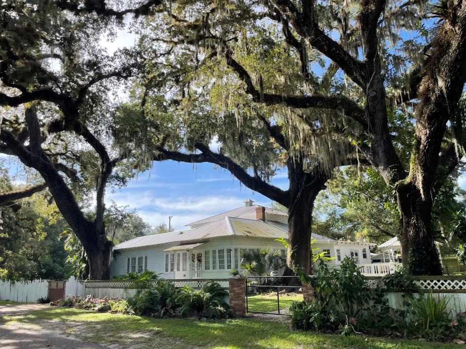 The Haynes-Brungard House was built around 1927 and once was a winter home base for Northern hunters. Later, a father/daughter doctor team, Drs. Otis and Elizabeth Brungard, owned it