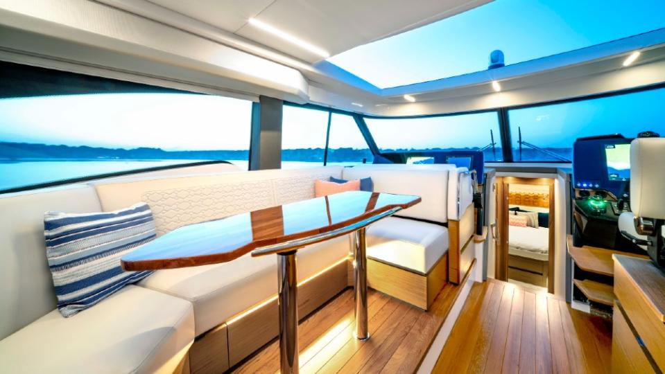 Tiara Yachts 48LE main salon.