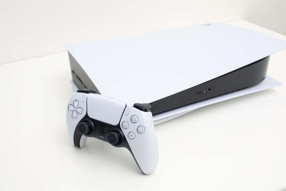 PlayStation 4 to sell at a loss, but Sony expects profit - CNET