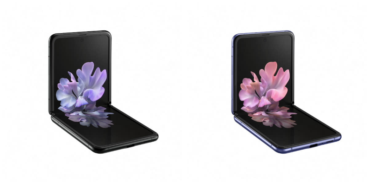 Galaxy Flip Z in black and purple. (PHOTO: Samsung)