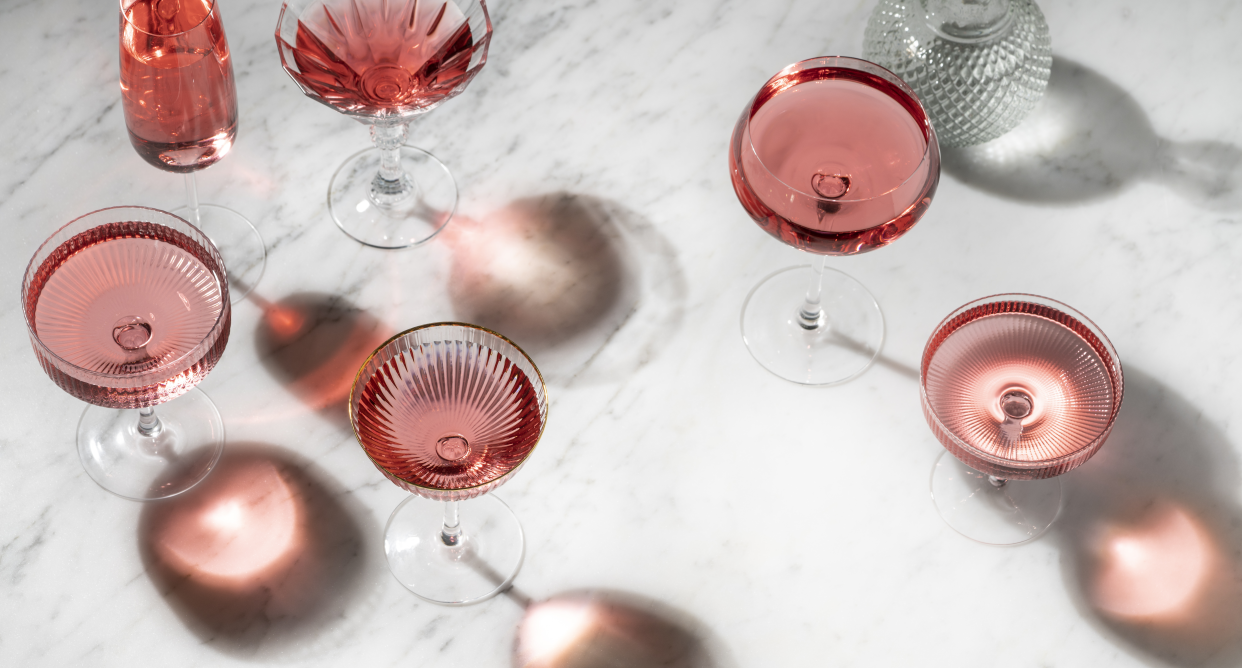 Should rosé wine be enjoyed in winter months? Experts say yes, if you know what to pair it with. (Photo: Getty)