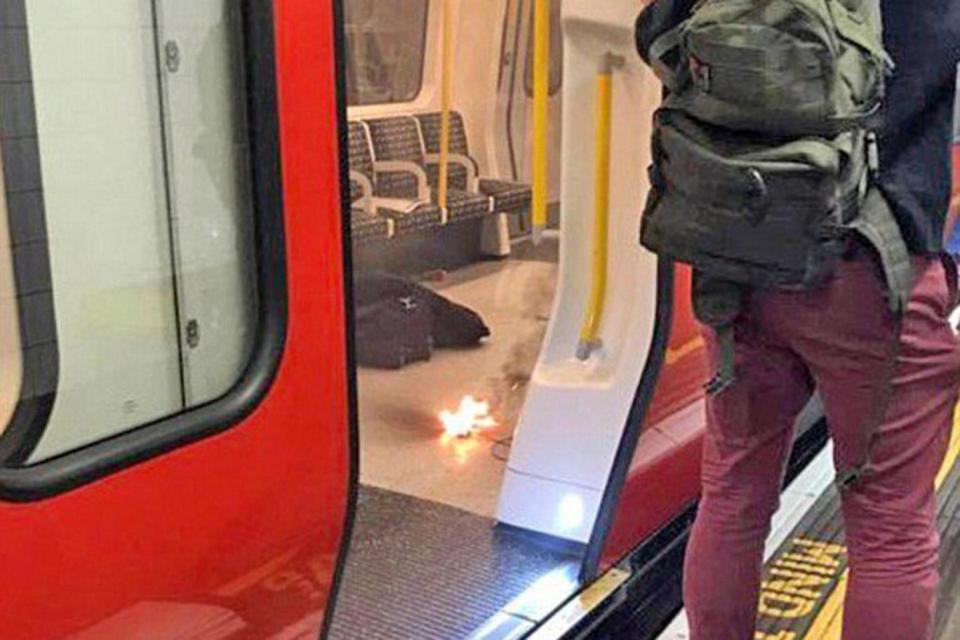 An image appeared to show a battery pack on fire after it exploded on a Tube train