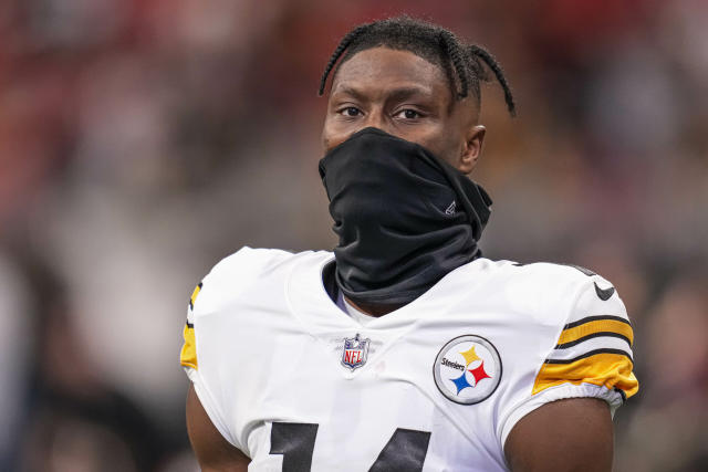 Pittsburgh Steelers sideline gear will have you feeling like a player