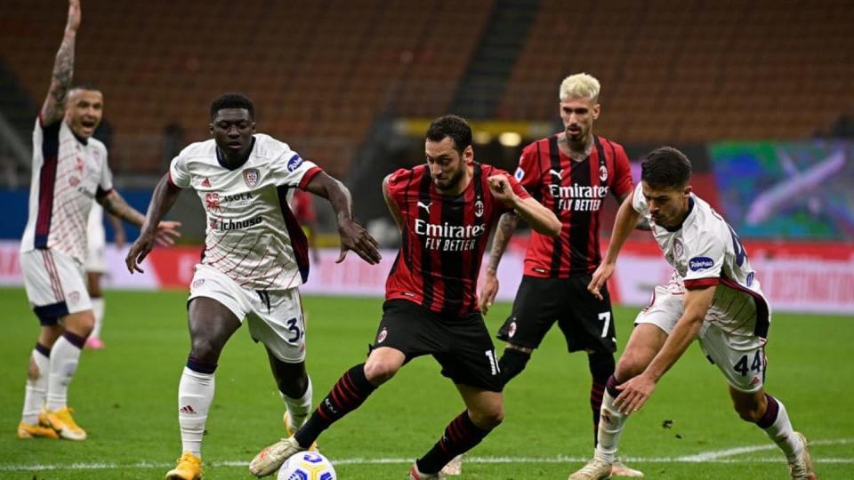 Calhanoglu in azione | Soccrates Images/Getty Images