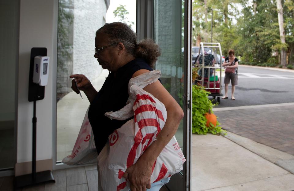 People check in at the Holiday Inn Tallahassee East Capital on Tuesday, Sept. 27, 2022 in anticipation of Hurricane Ian.