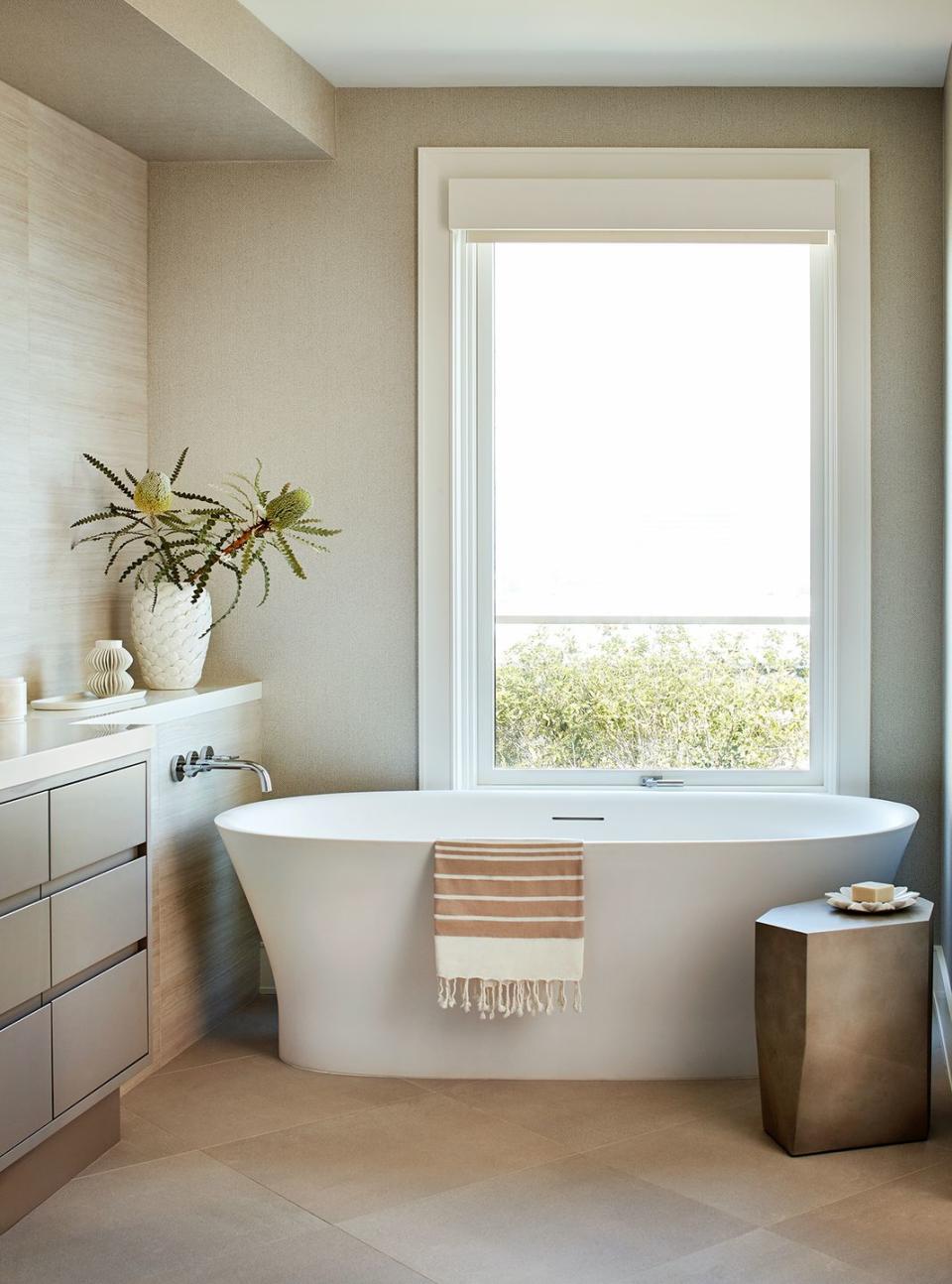 10) The Bath Tub As a Focal Point