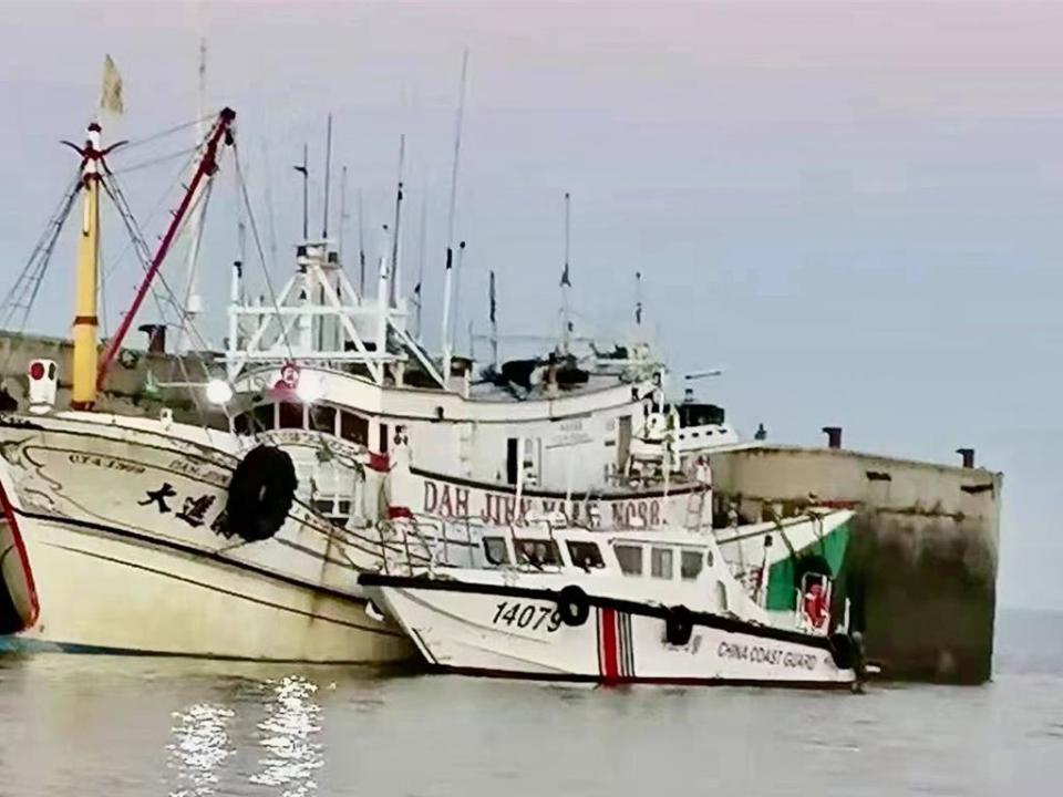 圖為大進滿88號漁船仍遭大陸海警扣在福建泉州圍頭港內（資料照片）