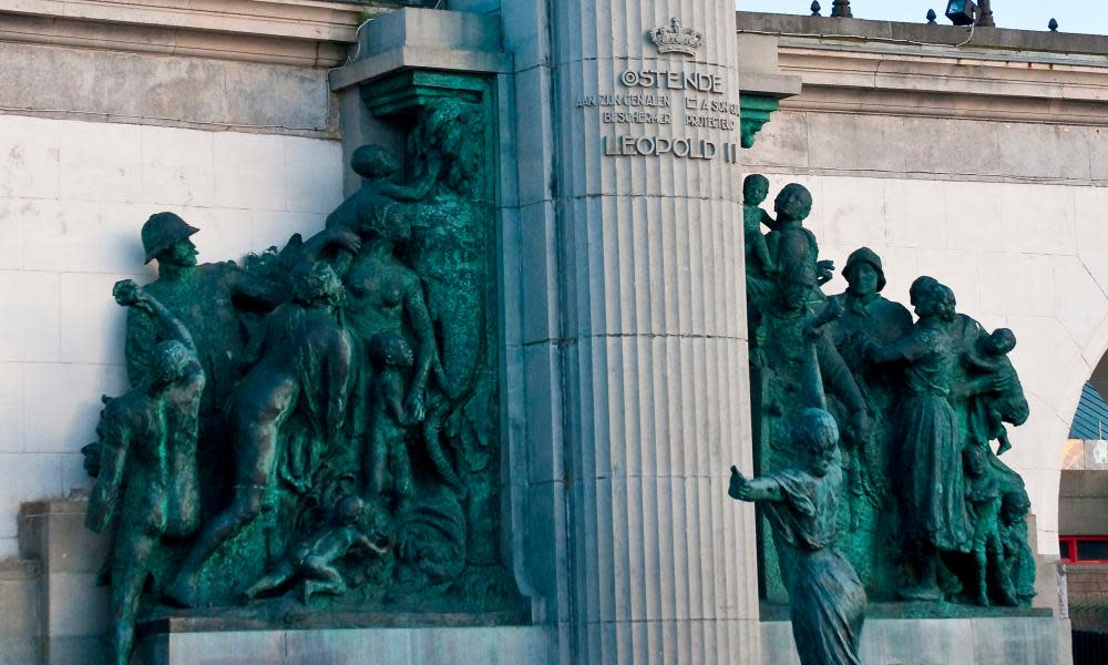 The statue with the missing hand (bottom left) in Ostend.