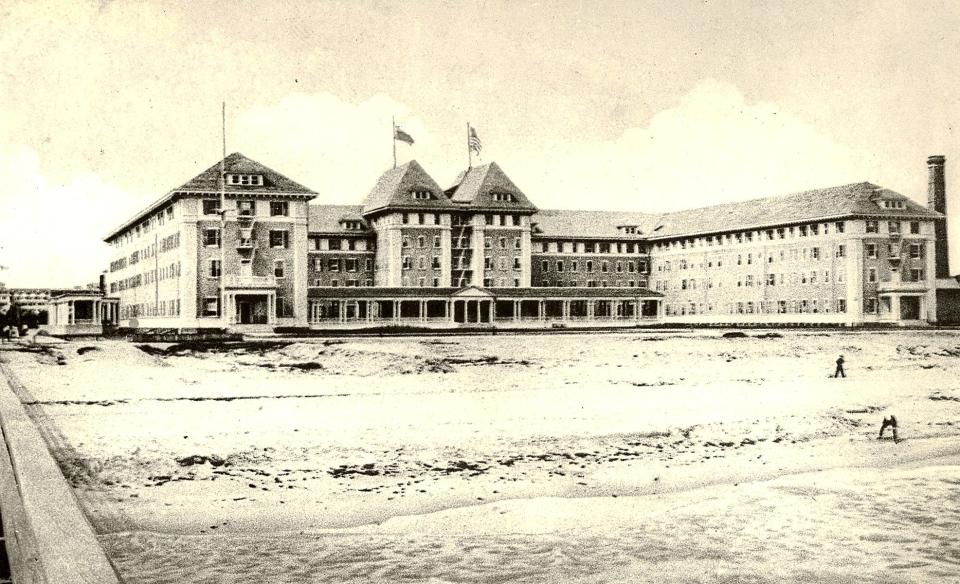 The Breakers reopened bigger and better than before in 1904. But that structure, too, was lost to fire in 1925.