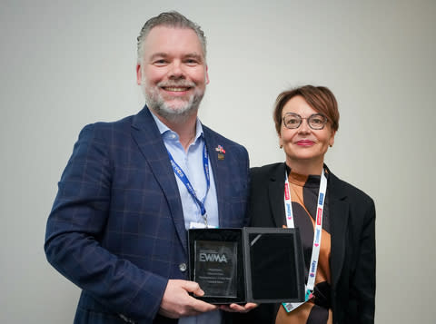 Fertram Sigurjonsson, Founder and CEO of Kerecis, receives the President’s Wound Care Entrepreneur of the Year Award from Kirsi Isoherranen, President of European Wound Care Association (EWMA). (Photo: Business Wire)