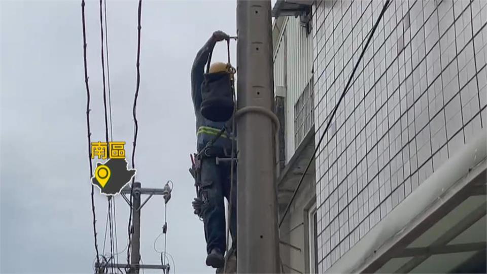 大雷雨狂炸南台灣　高雄、台南下到停電