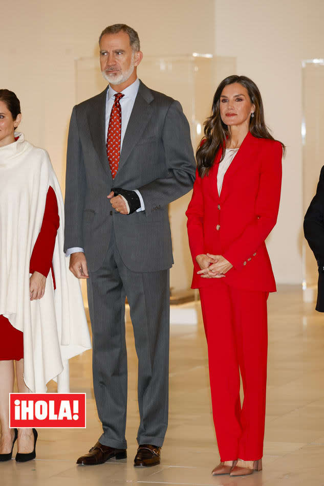 Reina Letizia traje rojo