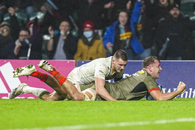 Alex Dombrandt scores Harlequins' fourth try against Northampton