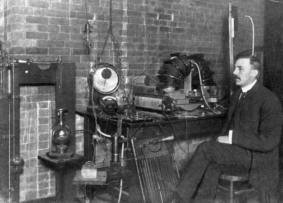Ernest Rutherford at McGill University, 1905. <a href="https://commons.wikimedia.org/wiki/File:Ernest_Rutherford_1905.jpg" rel="nofollow noopener" target="_blank" data-ylk="slk:Unknown, published in 1939 in 'Rutherford: being the life and letters of the Rt. Hon. Lord Rutherford'/Wikimedia Commons;elm:context_link;itc:0;sec:content-canvas" class="link ">Unknown, published in 1939 in 'Rutherford: being the life and letters of the Rt. Hon. Lord Rutherford'/Wikimedia Commons</a>, <a href="http://creativecommons.org/licenses/by/4.0/" rel="nofollow noopener" target="_blank" data-ylk="slk:CC BY;elm:context_link;itc:0;sec:content-canvas" class="link ">CC BY</a>