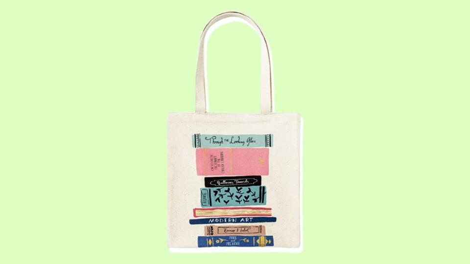 Book-loving teachers will love this stylish canvas bag