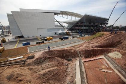 Las obras en los estadios de la Copa han multiplicado la demanda de prostitutas (EFE/SEBASTIÃO MOREIRA)