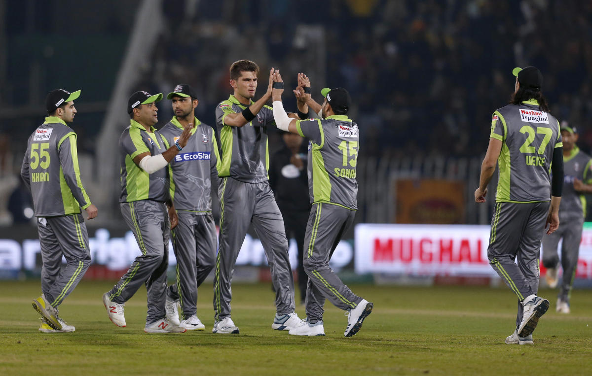 English help Peshawar and Multan win in Pakistan Super League