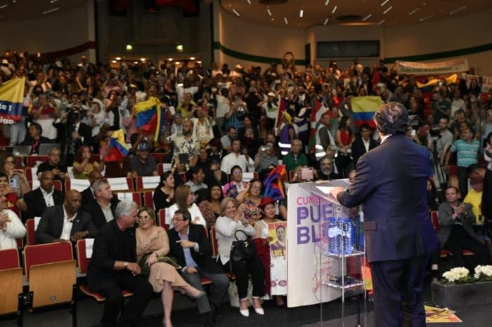 Petro en la Cumbre de los Pueblos 2023