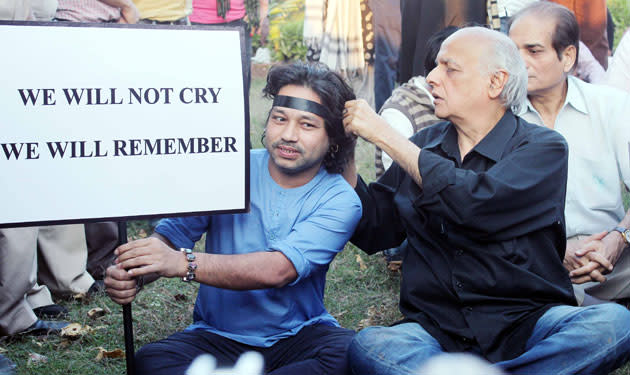 Kailash Kher and Mahesh Bhatt during the protest march