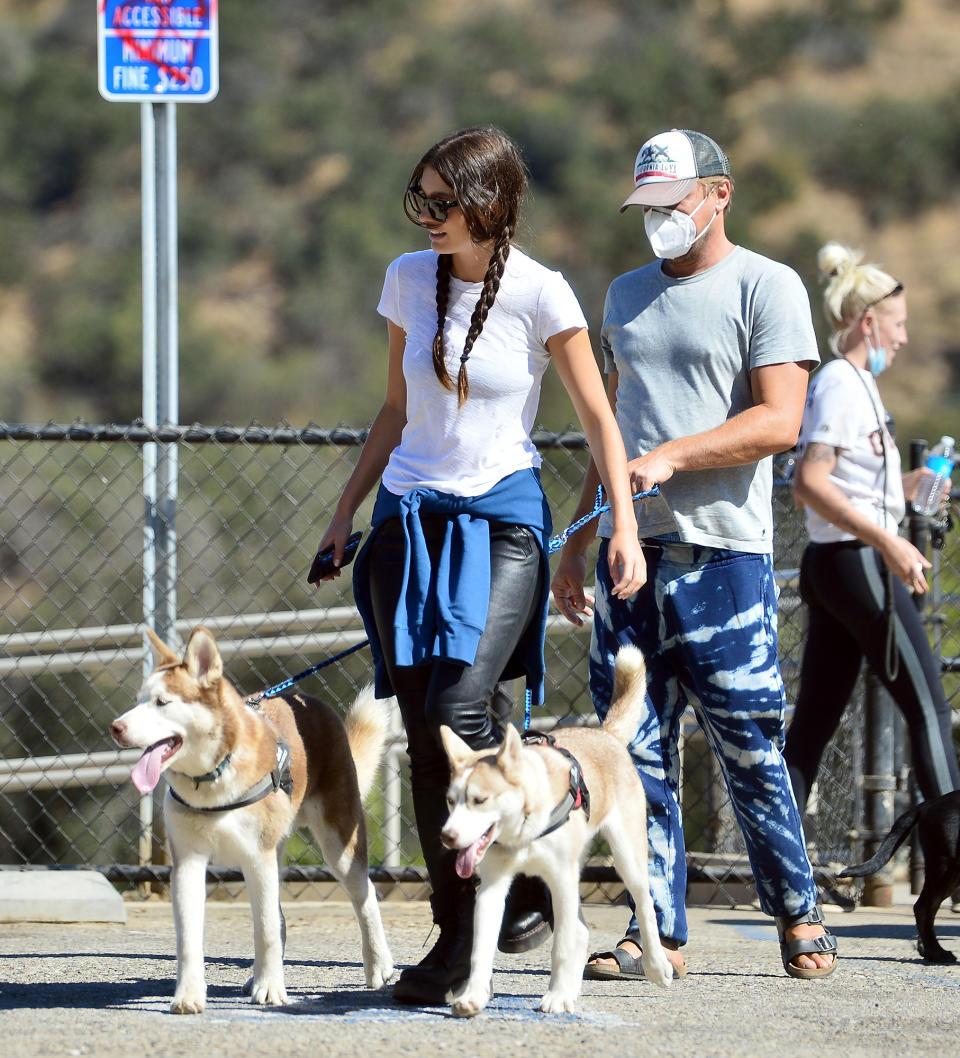 <p>Also on a dog walk in Los Angeles on Thursday: Leonardo DiCaprio and girlfriend Camila Morrone.</p>
